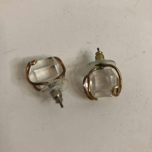 vintage clear glass earrings. - Picture 2 of 3